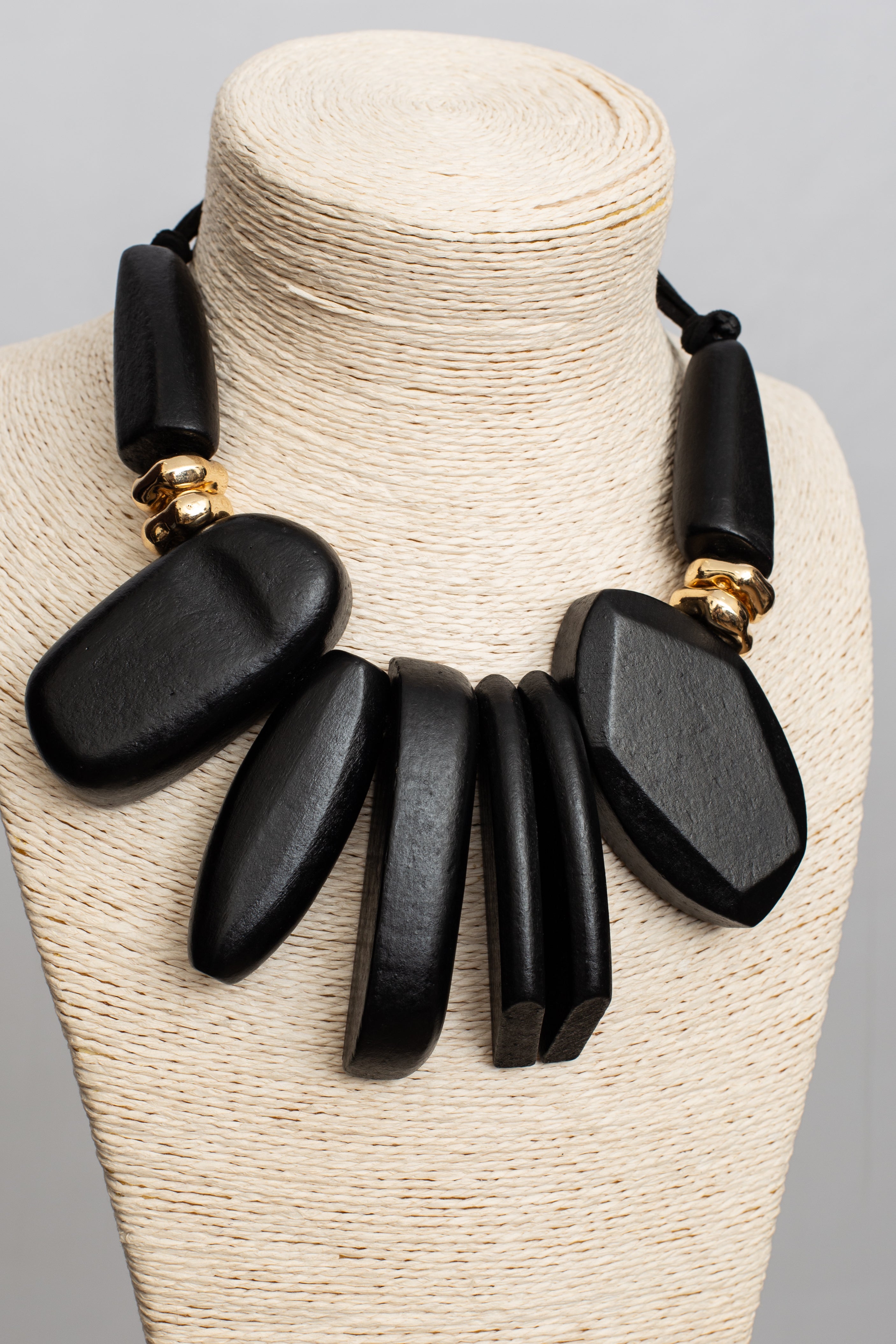 Collier Pierres Noires