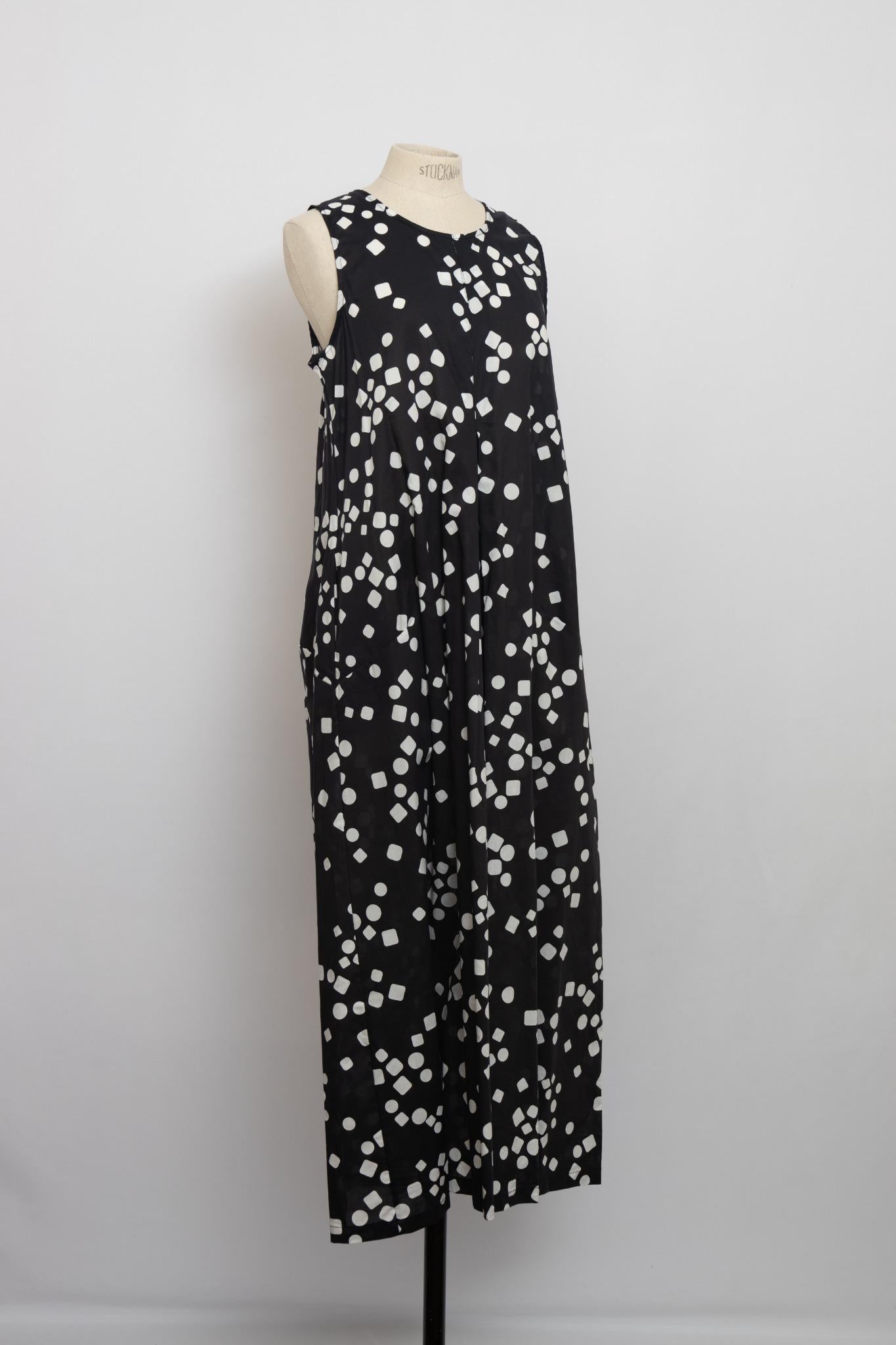 Robe Longue Noire Géométrique