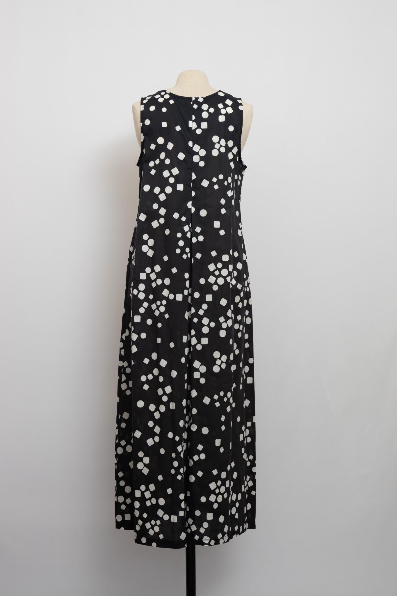 Robe Longue Noire Géométrique