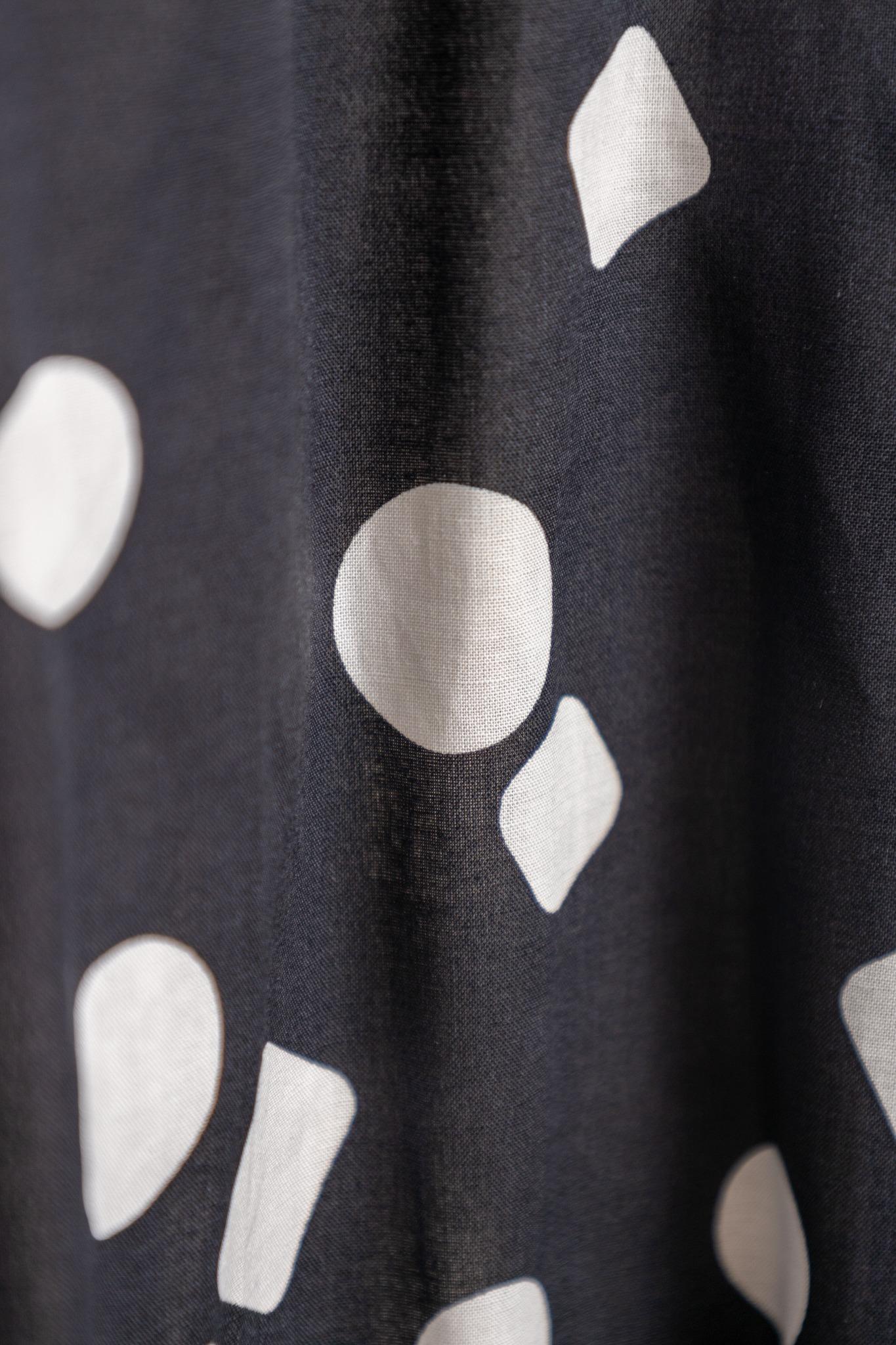 Robe Longue Noire Géométrique